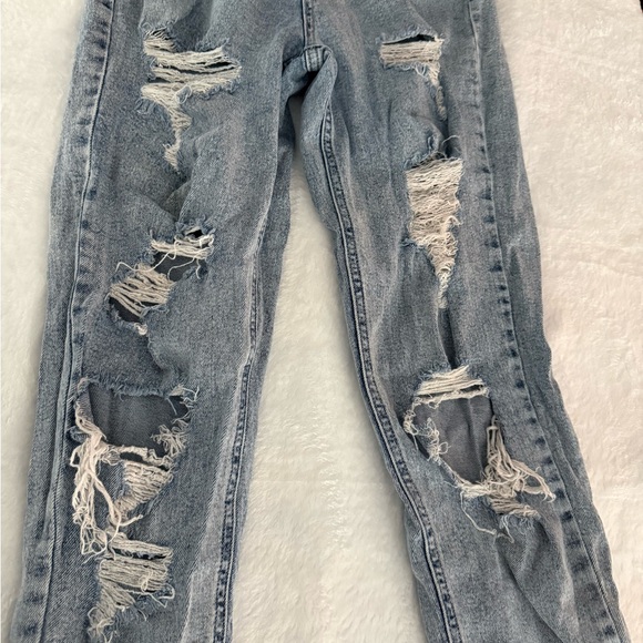 Wild Fable High Rise Distressed Mom Jeans Size 2 women’s - Picture 3 of 7